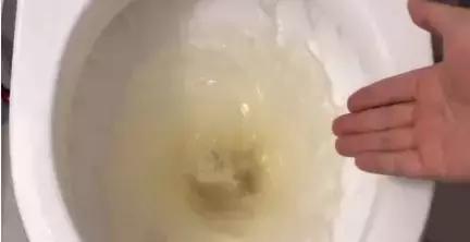 马桶里放肥皂的妙用,马桶水箱里放香皂好用么