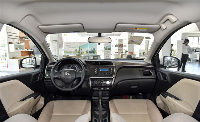 本田锋范的动力性能不容置疑,本田新锋范跟新桑塔纳谁更值得买