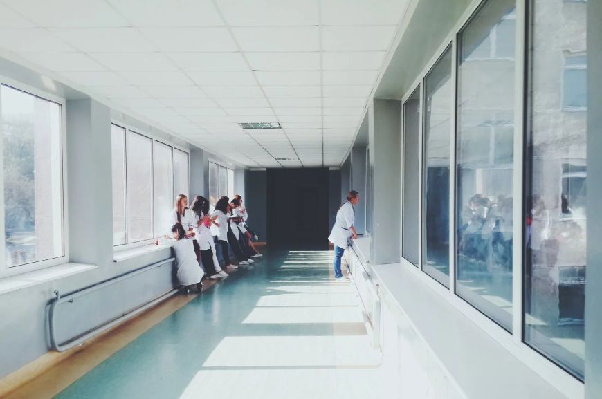 在加拿大的留学生紧急集合,留学生在国外求救视频