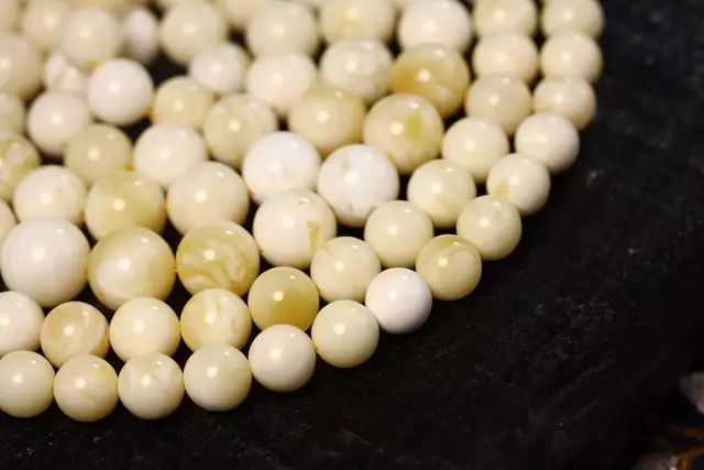 琥珀和蜜蜡关系大揭秘,琥珀和蜜蜡有什么区别