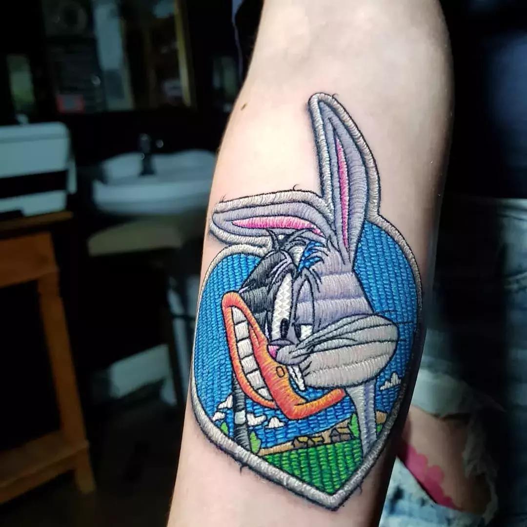 他用刺绣将回忆纹在身上，惊艳12万粉：玩的不止是心跳，还有童真