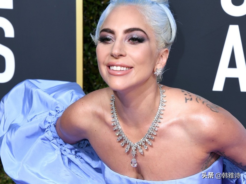 ladygaga戴的黄钻,ladygaga19年奥斯卡佩戴的珠宝