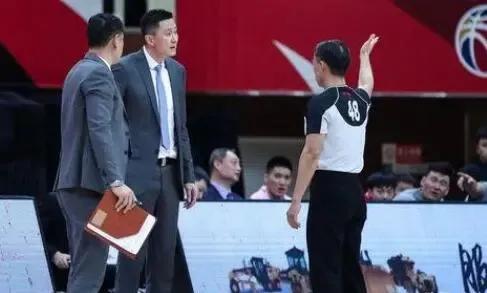 杜锋曾繁日任俊飞,任骏飞犯规最后比赛谁赢了