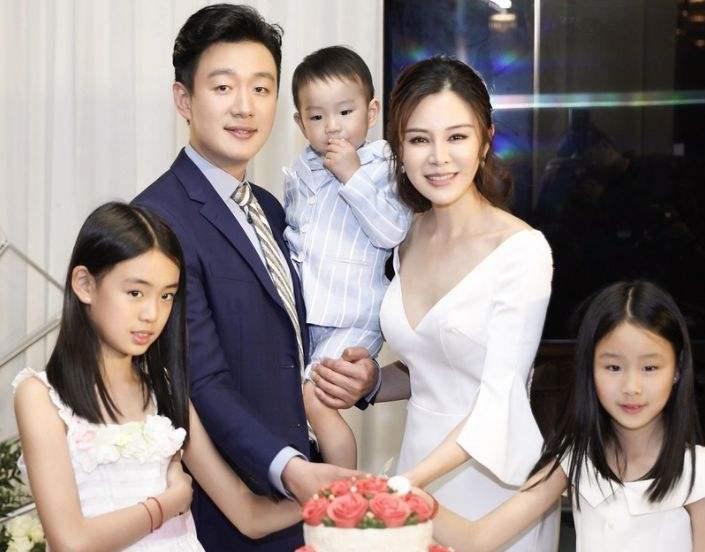 佟大为服饰穿搭,佟大为年轻时的衣服