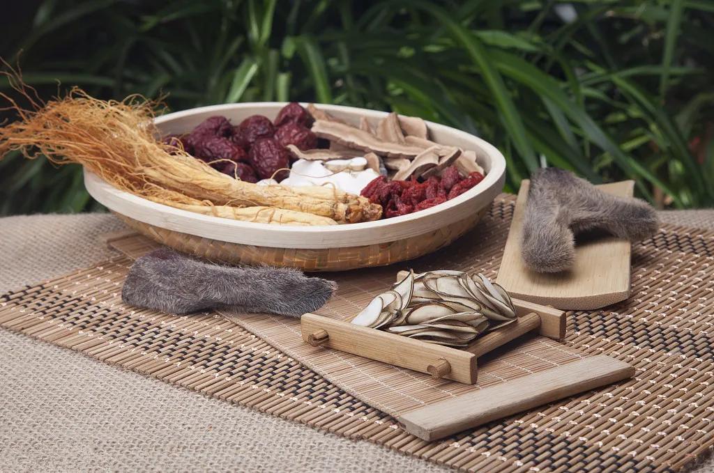 夏天太上火怎样解火,到夏天就开始上火是什么原因