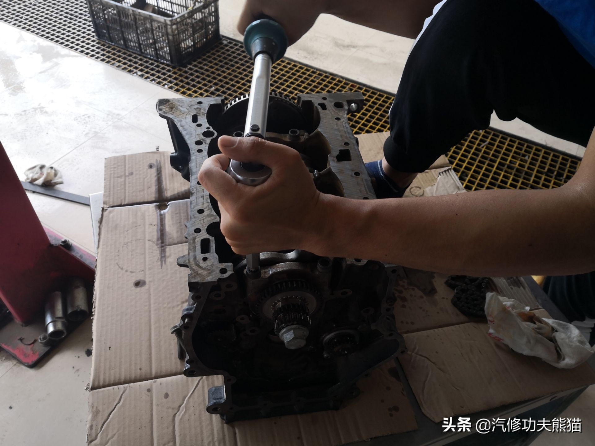 百年大众汽车品牌毁于烧机油？烧机油并非绝症，看看这台进口夏朗