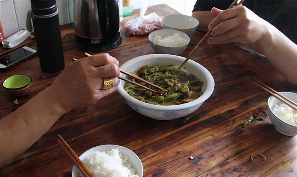 跟癌症病人吃饭一定要注意二件事,可以和癌症病人一起吃饭吗