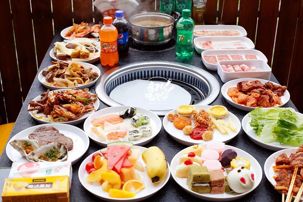 海鲜烤肉涮锅自助美食,好吃不贵的海鲜自助烤肉火锅推荐