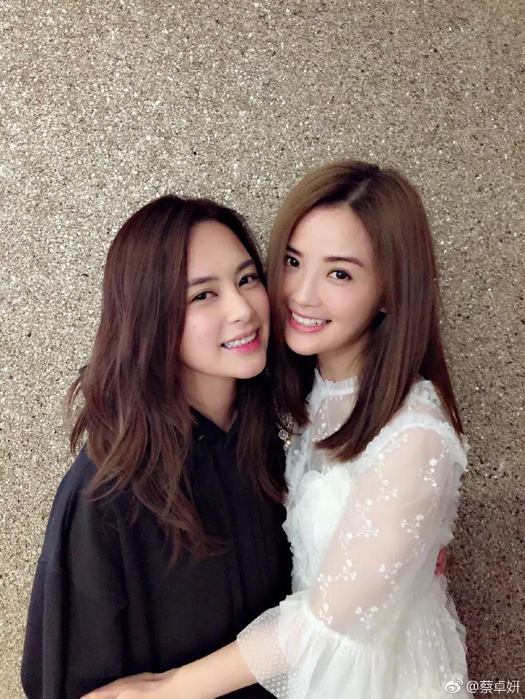 蔡卓妍出道至现今的照片,蔡卓妍出道22年再次站上巅峰