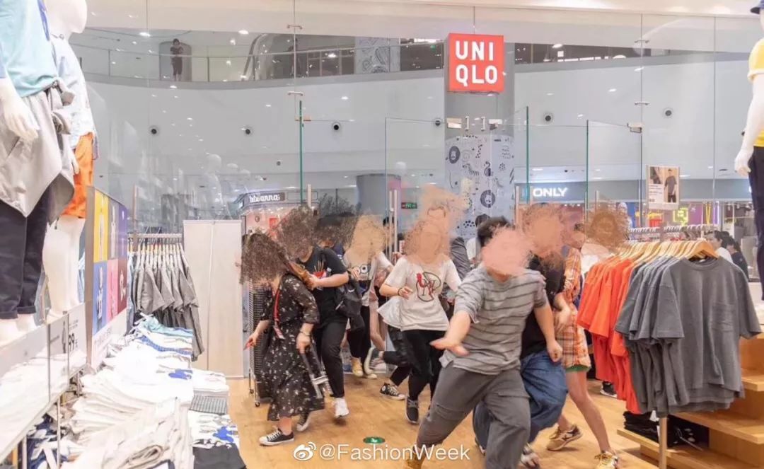 潮牌kawst恤,kawst恤联名