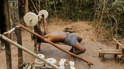 木棍怎么挖出泳池,一根棍子挖出一个游泳池