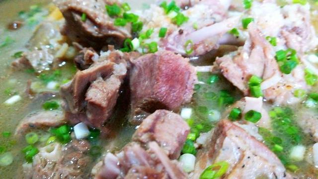 侗族的血粑鸭怎么炒好吃,侗家香酥鸭