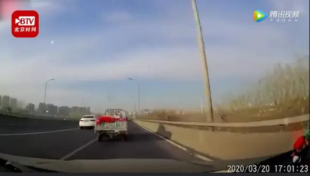 开车发怒是怎么回事,开车遇到路怒症该如何应对