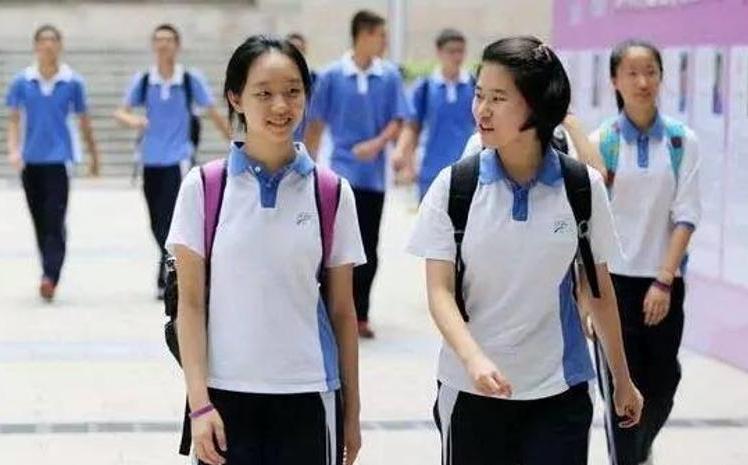 中考定向生分数低要多交学费吗,中考定向生是达到分数线就录取吗