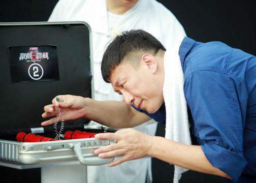 演员都是靠颜值？他们不信，而他因在影片中折磨刘德华受大众关注