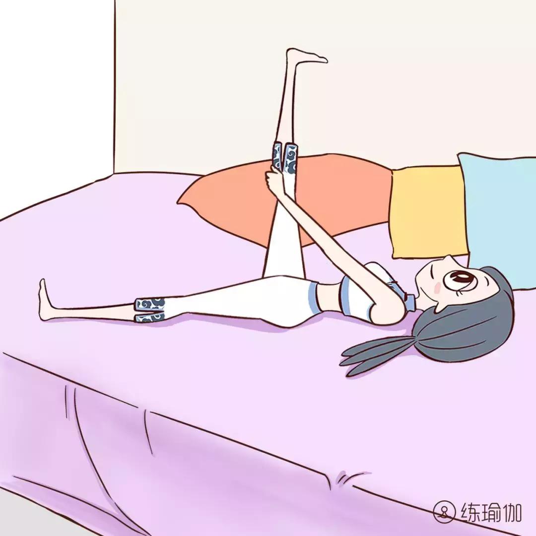 晨起三个瑜伽动作,晨醒瑜伽100个动作