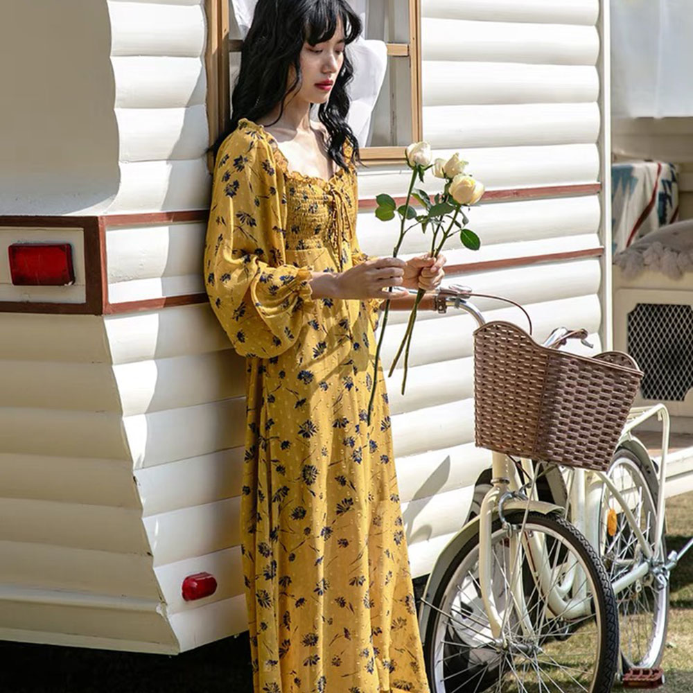 黄色碎花连衣裙搭配技巧,莫奈花园法式黄色碎花连衣裙