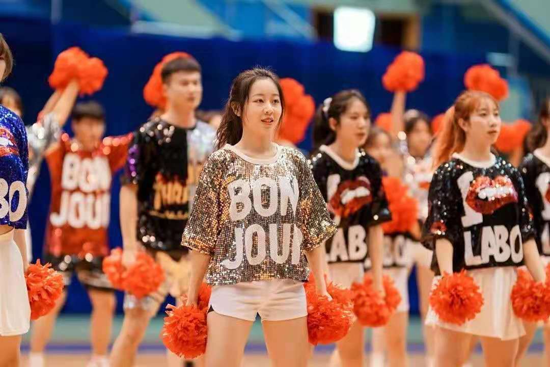 五月动起来图片,五月动起来舞蹈视频