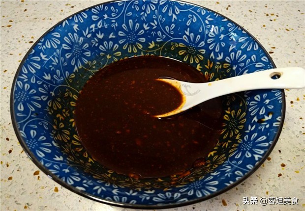 脆皮猪脚怎么弄才最好吃,三年的猪脚怎么做好吃