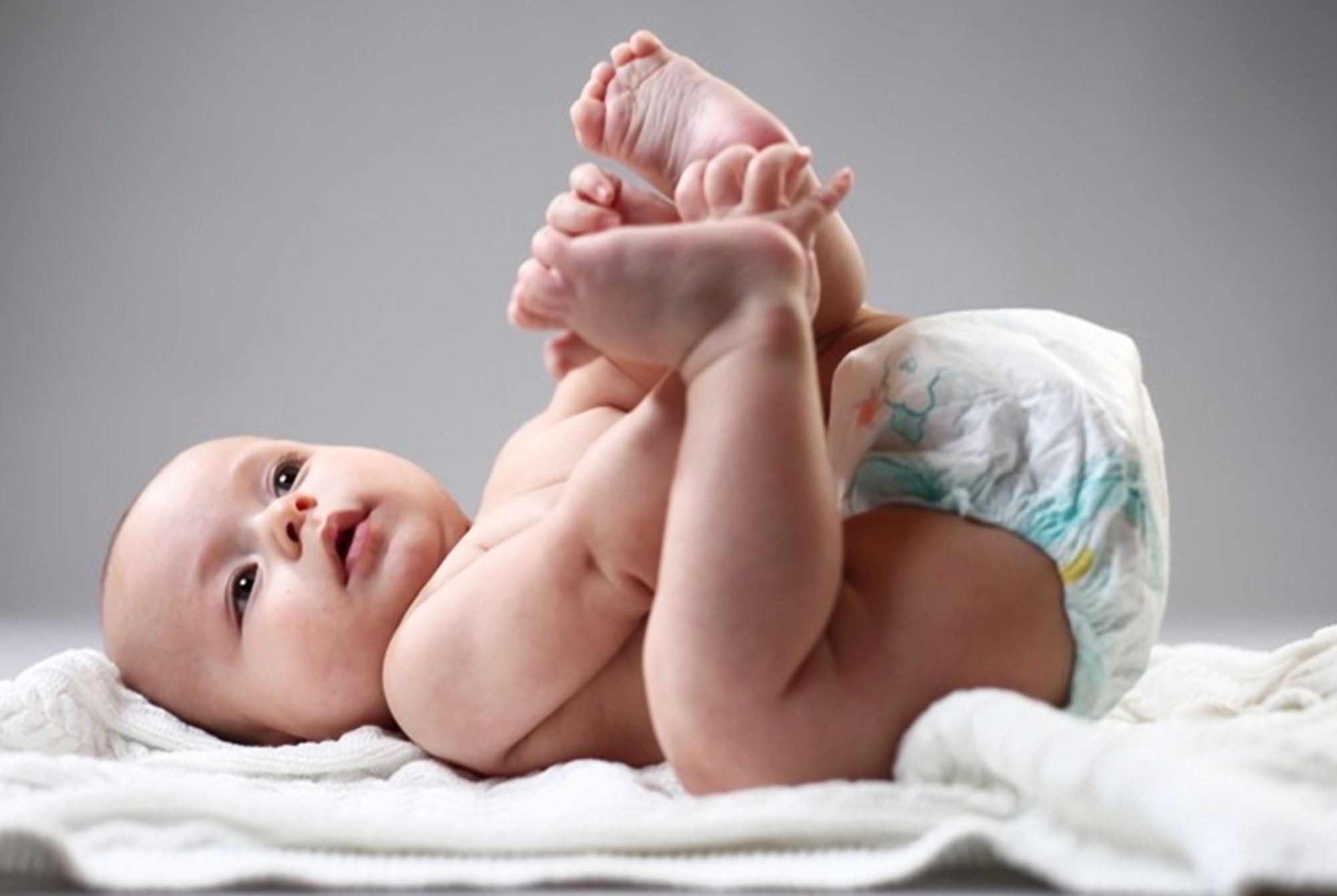 导致孩子罗圈腿的原因,小孩为什么小时候都有点罗圈腿