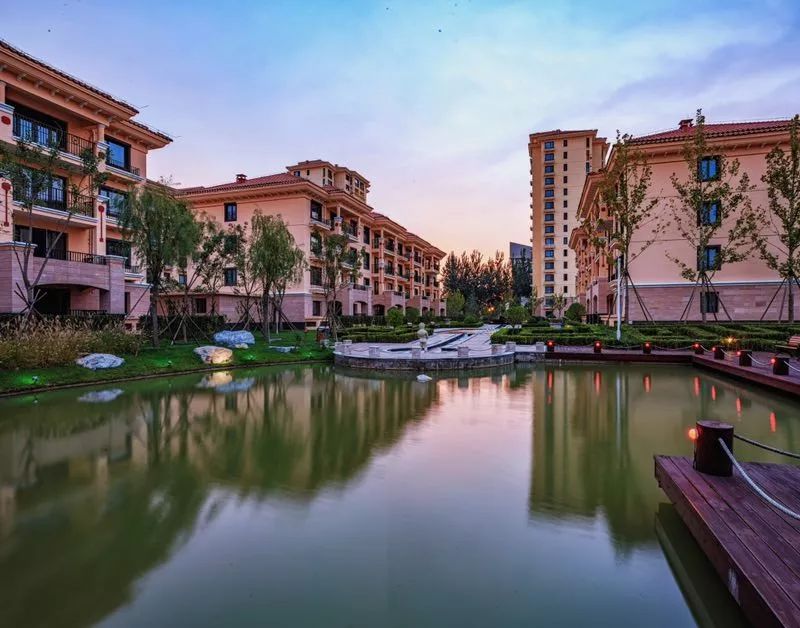 欧洲造园技艺恒华湖公馆一弯湖水，一生所向，湖居美宅！