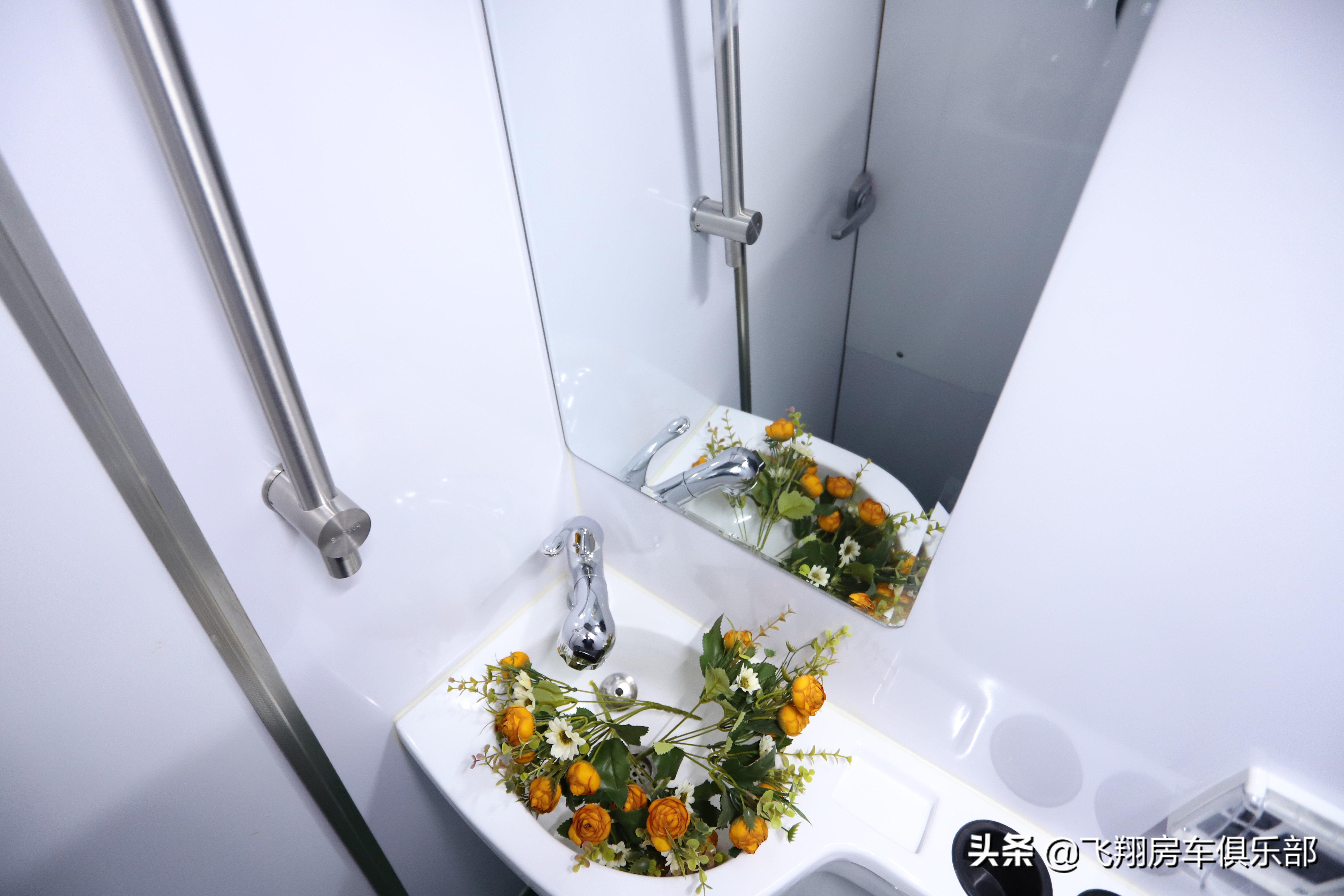 福特进口3.5tt双涡轮增压四驱房车,低调新福特全顺