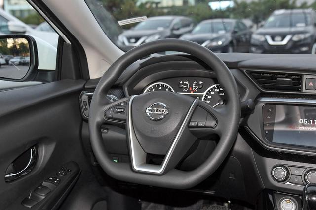 2017款蓝鸟最全解析,悬浮式车顶前卫