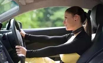 汽车紧急刹车后行走时刹车异响,急刹后刹车盘异响解决方法