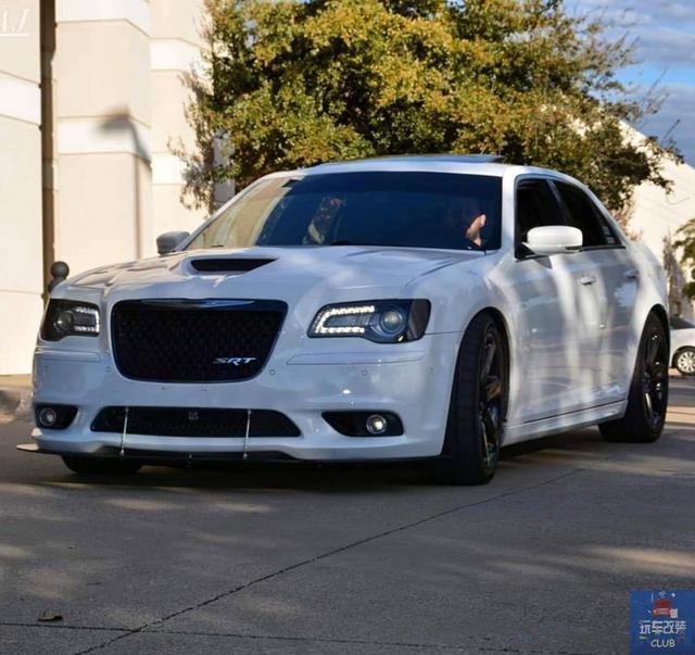 克莱斯勒300s,克莱斯勒300加长车