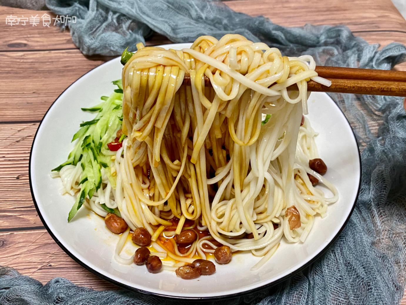 面条别再水煮了这样做劲道爽滑,煮面时水开了之后用开小火吗