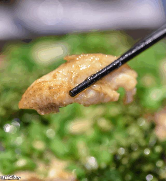 香Skr人!这家店排了两个小时?饭饭送你免排队黑卡内含¥?68