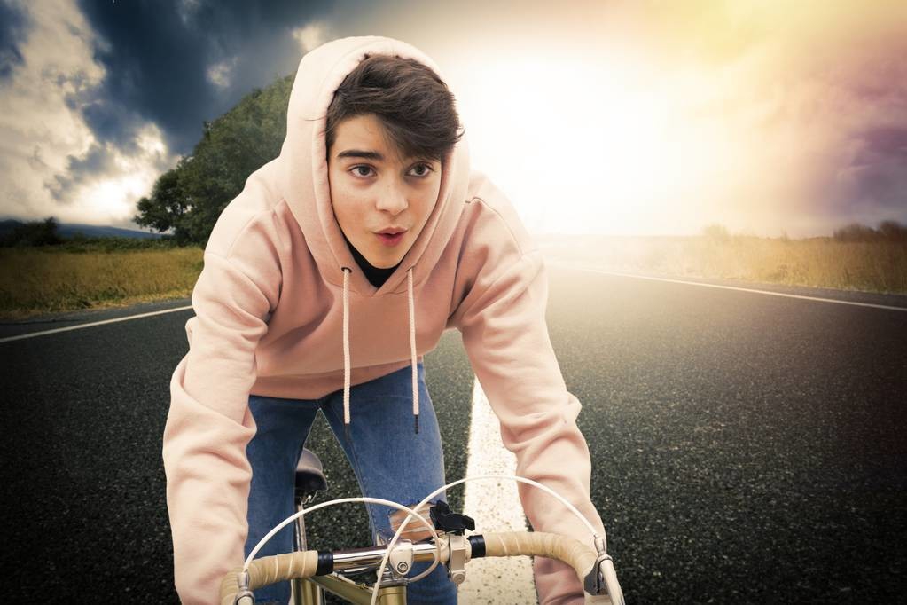 中考作文逆战优秀范文,中学生作文逆风而行