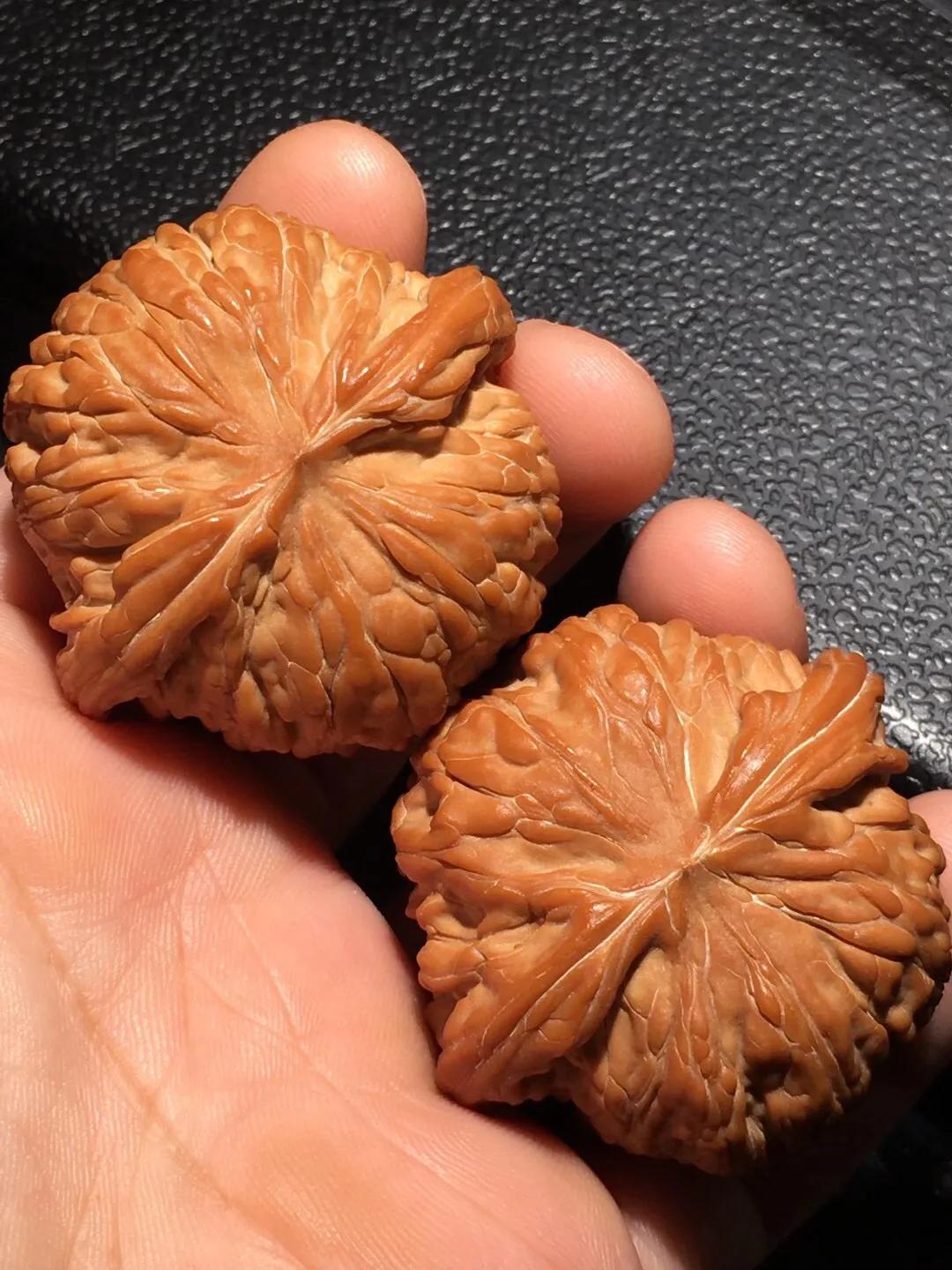 文玩核桃戴手套盘好还是赤手盘好,2021年文玩核桃什么品种好