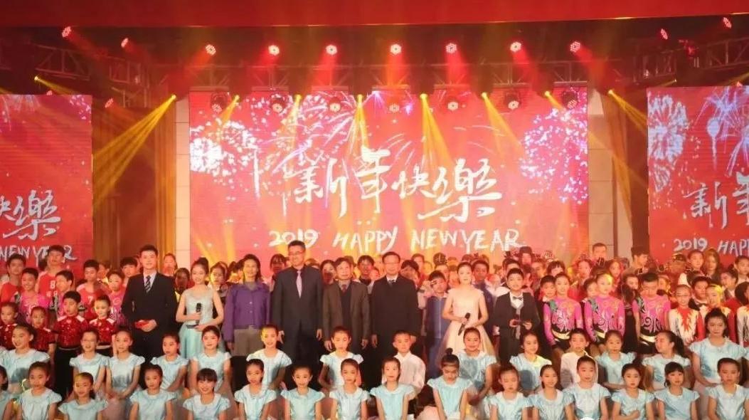 深圳侨香外国语学校论坛,深圳侨香外国语是公立还是私立