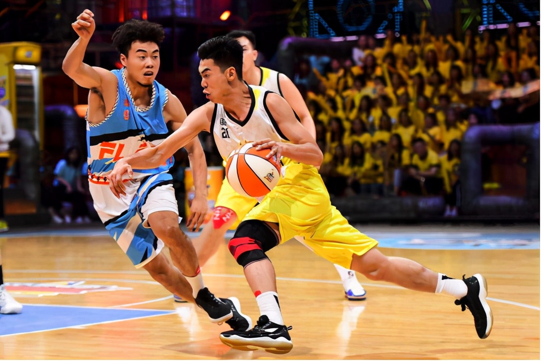 篮球技巧教学基础,新手怎么快速学会打篮球实战技巧