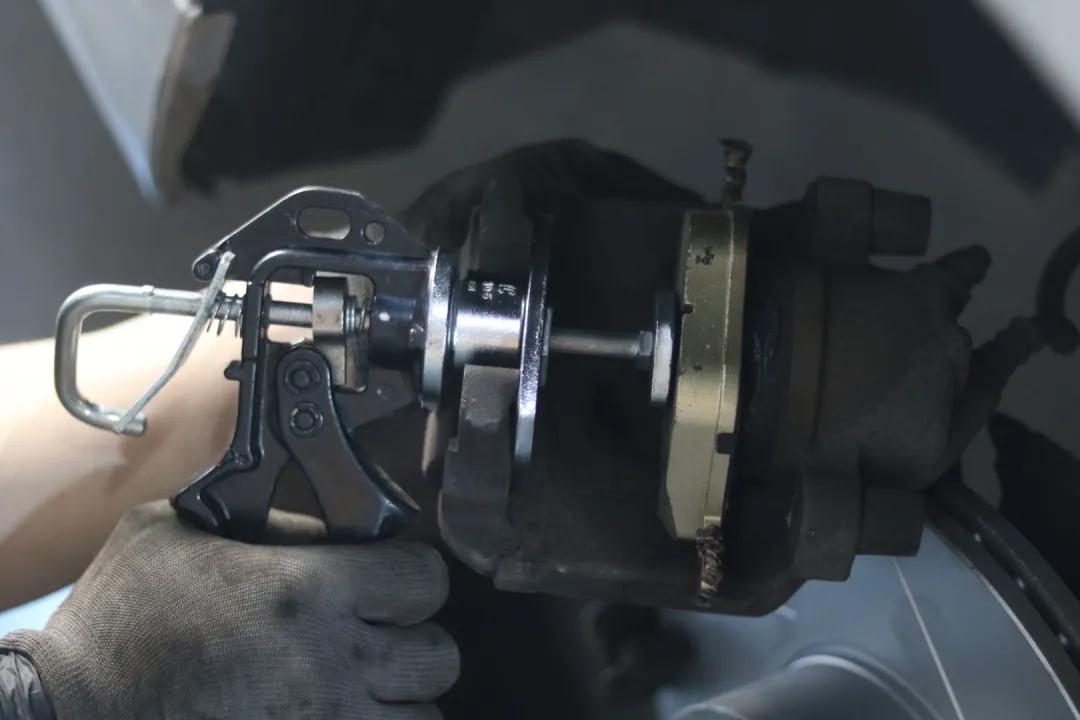 怪兽修车老车翻新,宝马e90325i