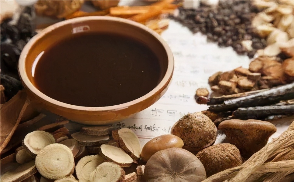 鸡蛋大小的囊肿需要做手术吗,乳腺小囊肿吃中药能消除吗