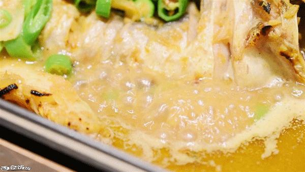 香Skr人!这家店排了两个小时?饭饭送你免排队黑卡内含¥?68