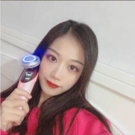 44岁李小冉美颜,李小冉真的是越成熟越美