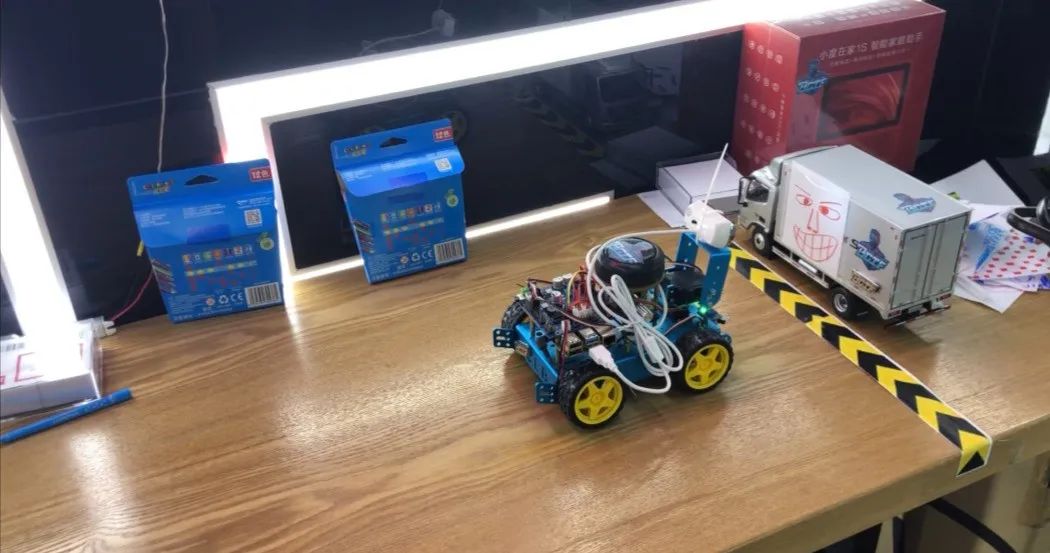 vrchat虚拟现实里体验赛博朋克,vr全球虚拟大会