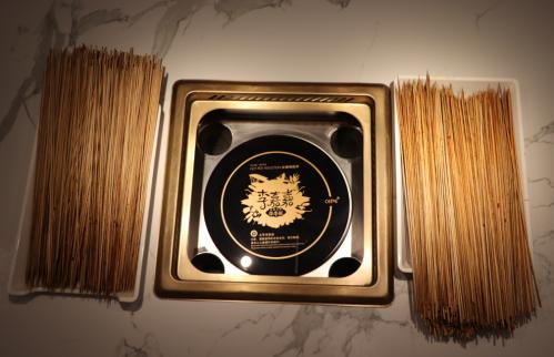 90斤女汉子狂撸571串？网友：李嘉嘉串串鲜是“真香”