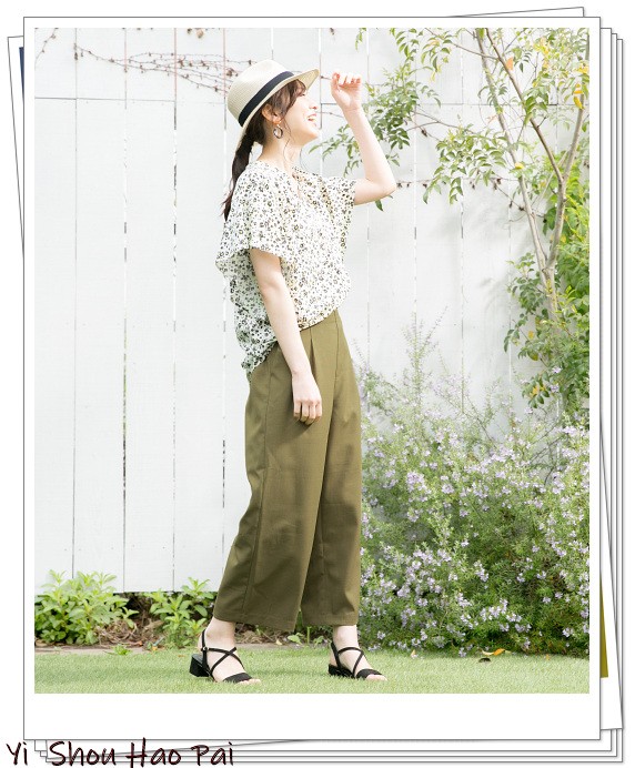 夏天绿色短袖阔腿裤套装配的凉鞋,黑色阔腿裤配绿色碎花上衣好看吗
