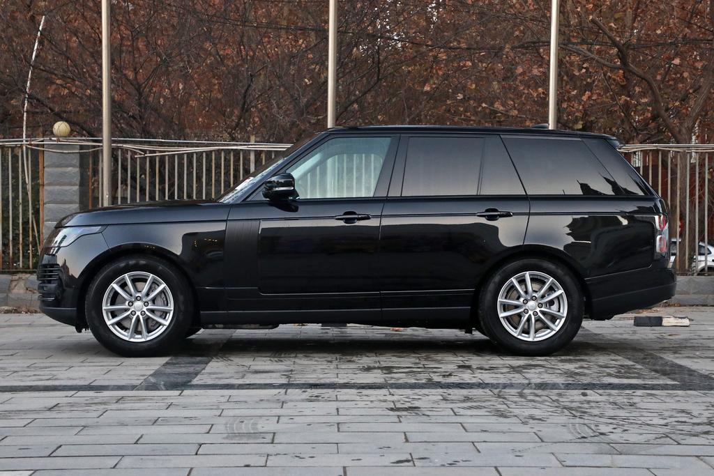 路虎揽胜对比兰博基尼suv评测,路虎揽胜创世加长版奢华suv