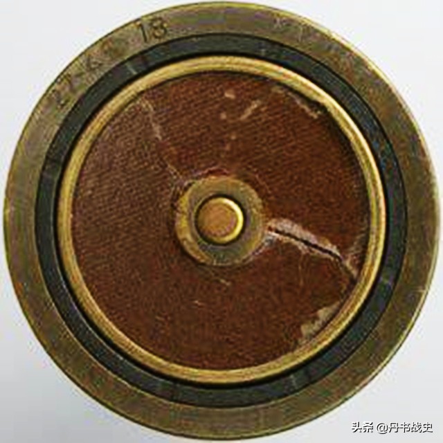 二战瑞典m37式冲锋枪,m2卡尔古斯塔夫反坦克榴弹发射器