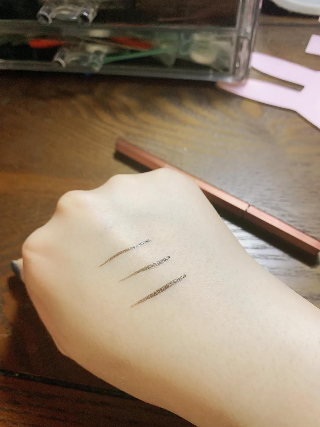 雅诗兰黛沁水粉底液怎样选色号,雅诗兰黛沁水粉底液推荐哪个色号