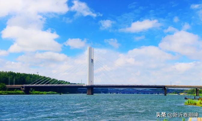 白云飞动蔚蓝天解析,白云飞动蔚蓝天出自哪首诗