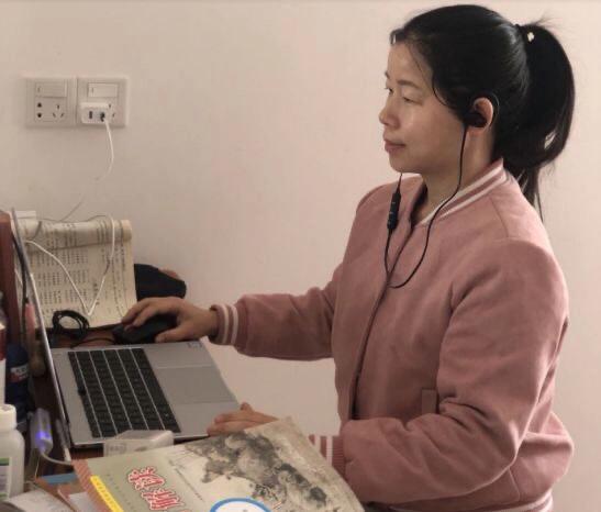 华侨城中学线上*党**旗红，*党**员示范当先锋