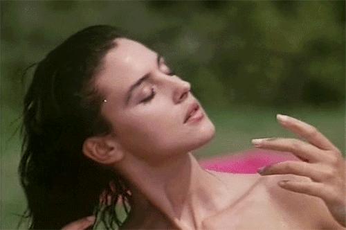 55岁仍然性感至死，这样的天生*物尤**从来没人觉得她低俗