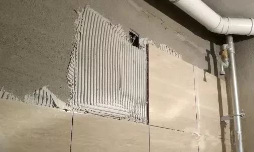 400x800瓷片用什么胶泥贴才好,墙壁贴瓷片踢脚线用水泥还是胶泥