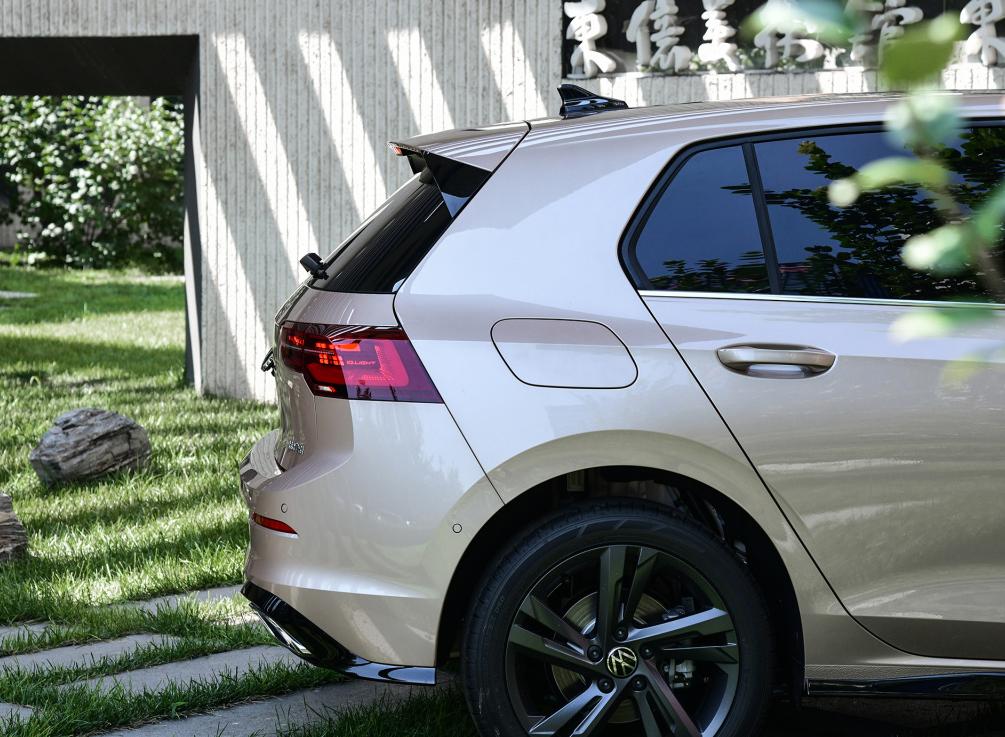 高尔夫进口1.4t双涡轮动力提升,大众高尔夫自吸耐用吗